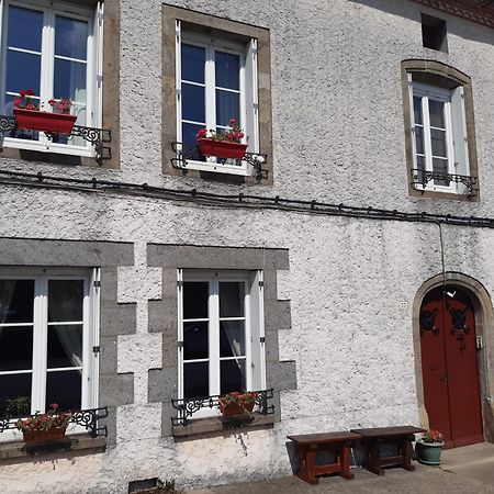 Number 22 - Le Dorat - Apartment One With Garden & Free Parking 外观 照片